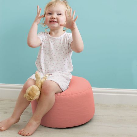Kids beanbag stool in Strawberry